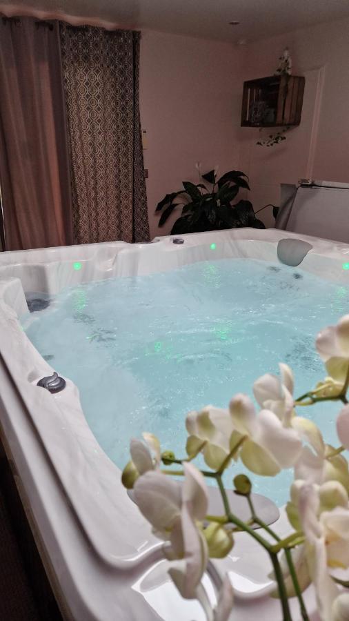Chambre D'Hote Romantique Avec Spa Privatif Domaine Les Nuits Envoutees - Vezenobres Eksteriør billede